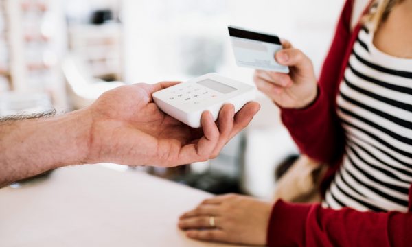 A guide to card payment machines for freelance hairdressers, beauty therapists and barbers