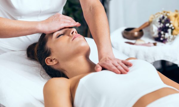 How to learn reiki and become a master therapist